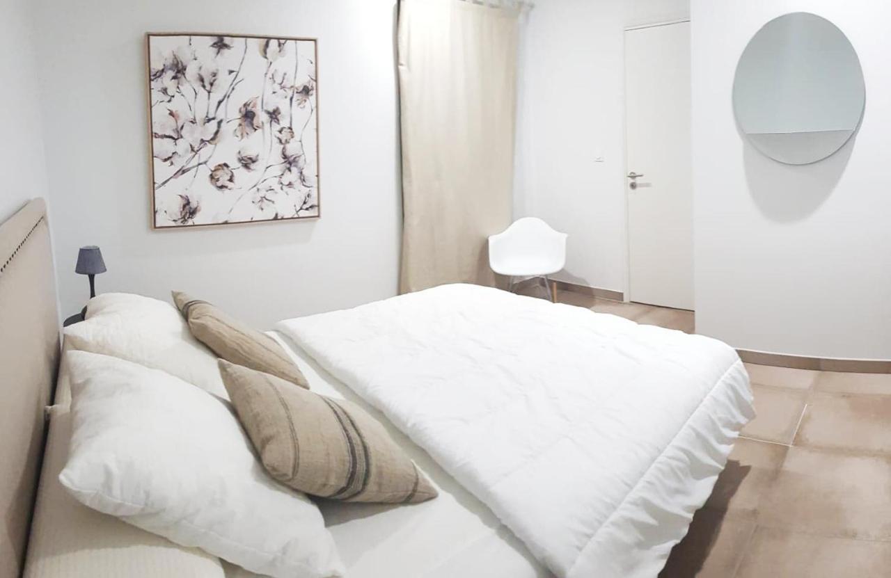 Le Nid Discret Avec Balcon Et Parking Prive Gratuit Apartment Sarlat-la-Canéda Exterior photo