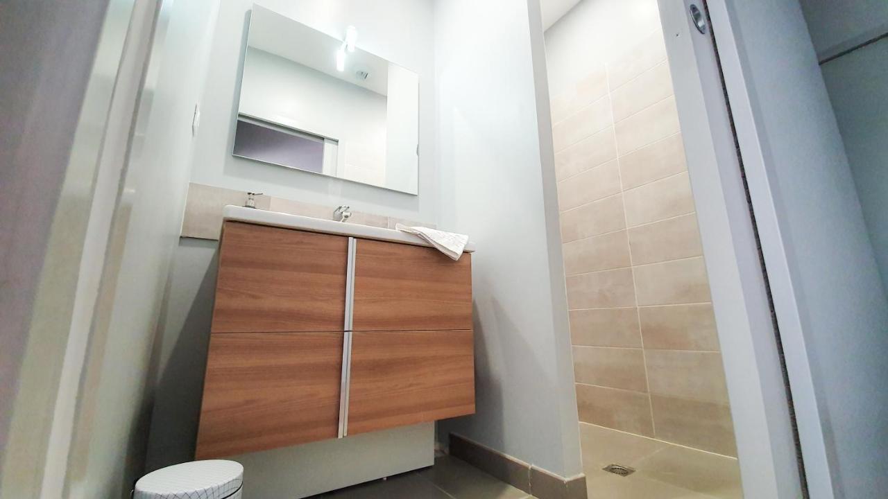 Le Nid Discret Avec Balcon Et Parking Prive Gratuit Apartment Sarlat-la-Canéda Exterior photo